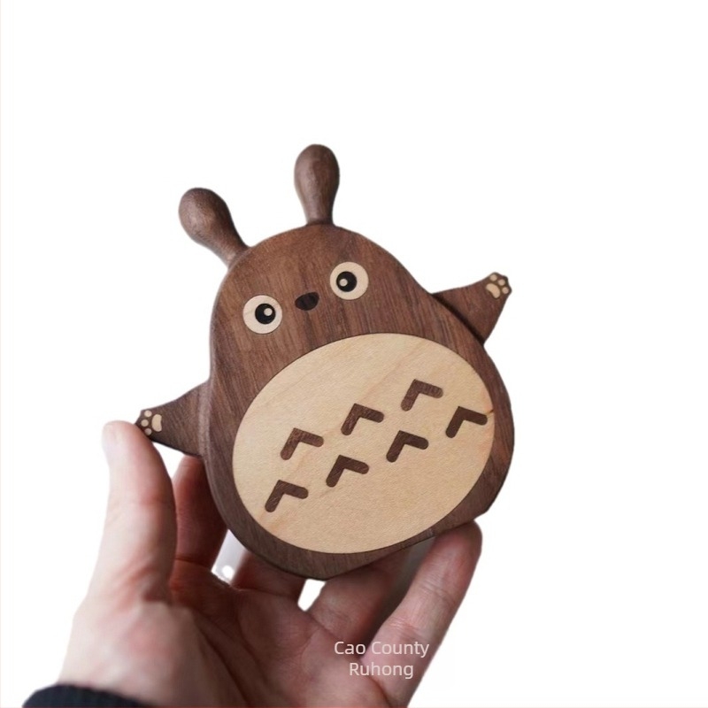 Totoro tömörfa poháralátét – kör alakú, fekete dió, asztali dekoráció