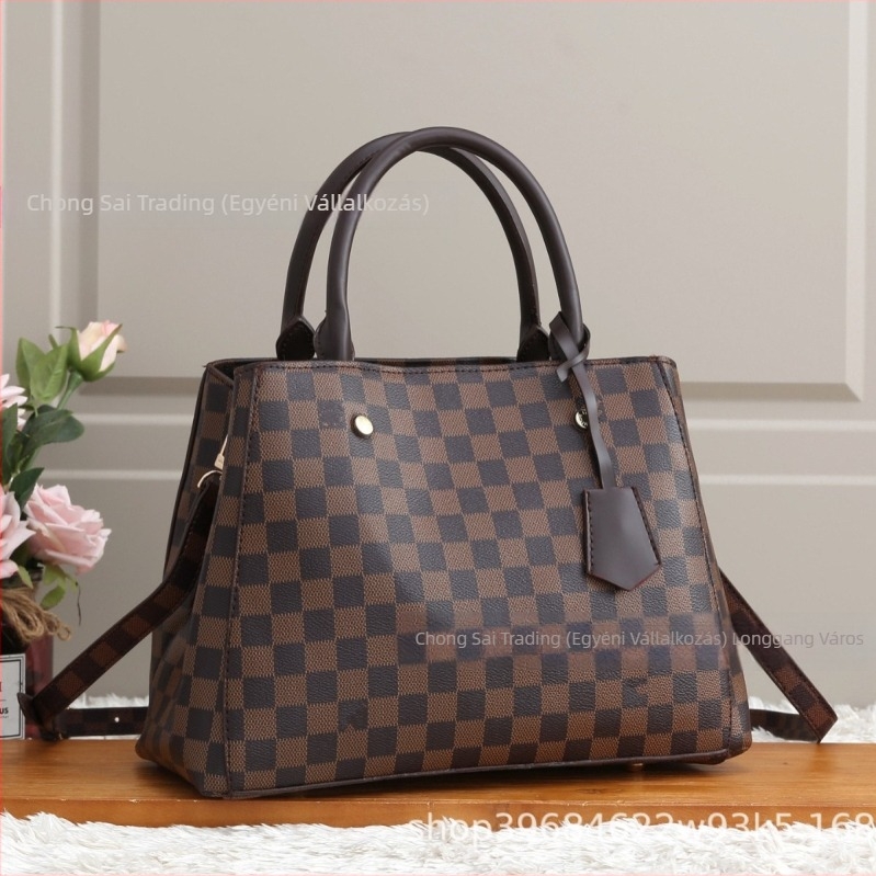 Nagy kapacitású tote táska, női táska széles vállpánttal, crossbody, utcai stílus, nyár 2025