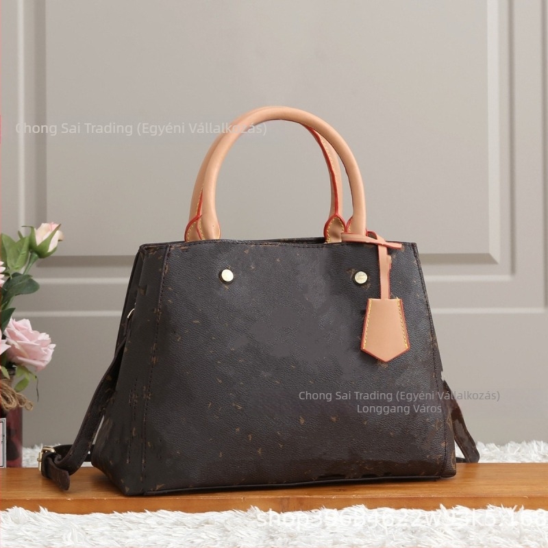 Nagy kapacitású tote táska, női táska széles vállpánttal, crossbody, utcai stílus, nyár 2025