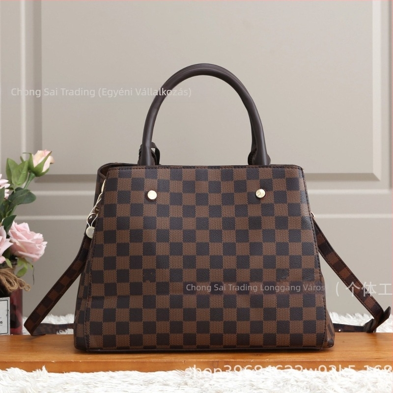 Nagy kapacitású tote táska, női táska széles vállpánttal, crossbody, utcai stílus, nyár 2025