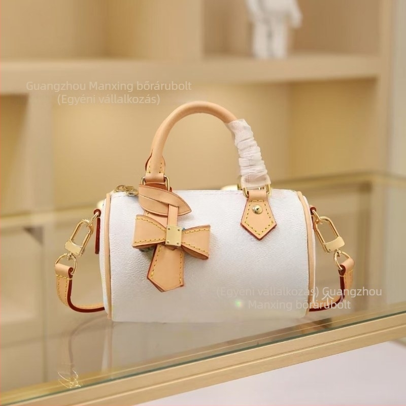 Takashi Murakami x nanoSPEEDY: Fehér tri-színű párnatáska vállon vagy crossbody