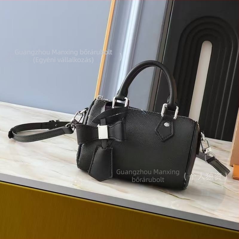 Takashi Murakami x nanoSPEEDY: Fehér tri-színű párnatáska vállon vagy crossbody