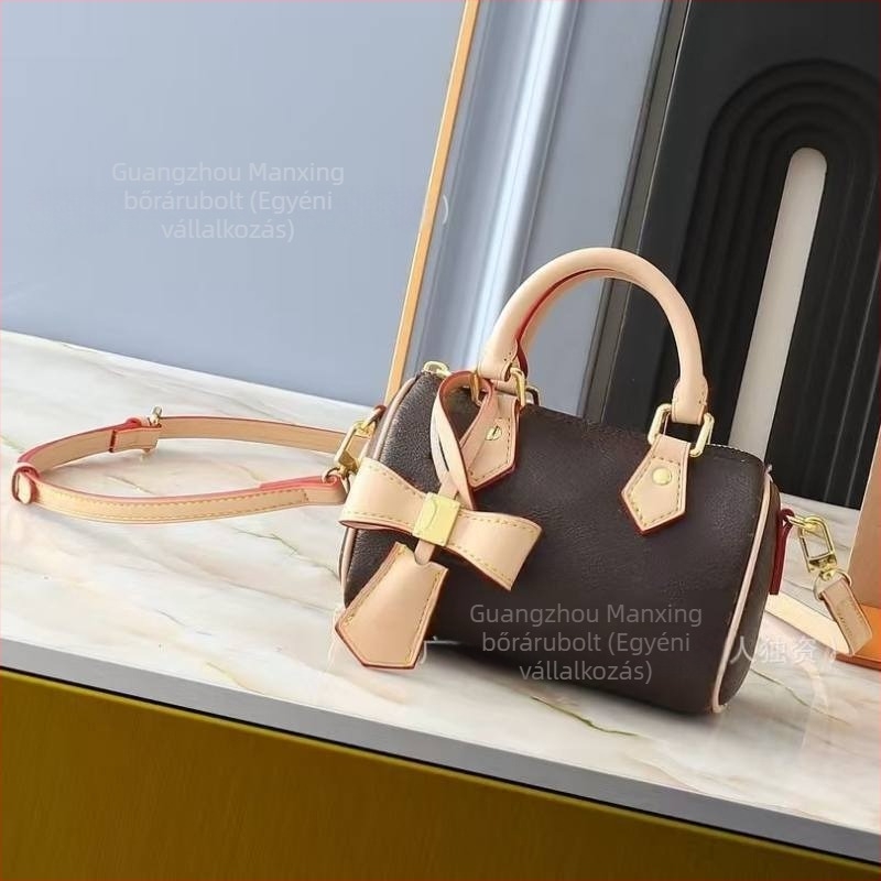 Takashi Murakami x nanoSPEEDY: Fehér tri-színű párnatáska vállon vagy crossbody