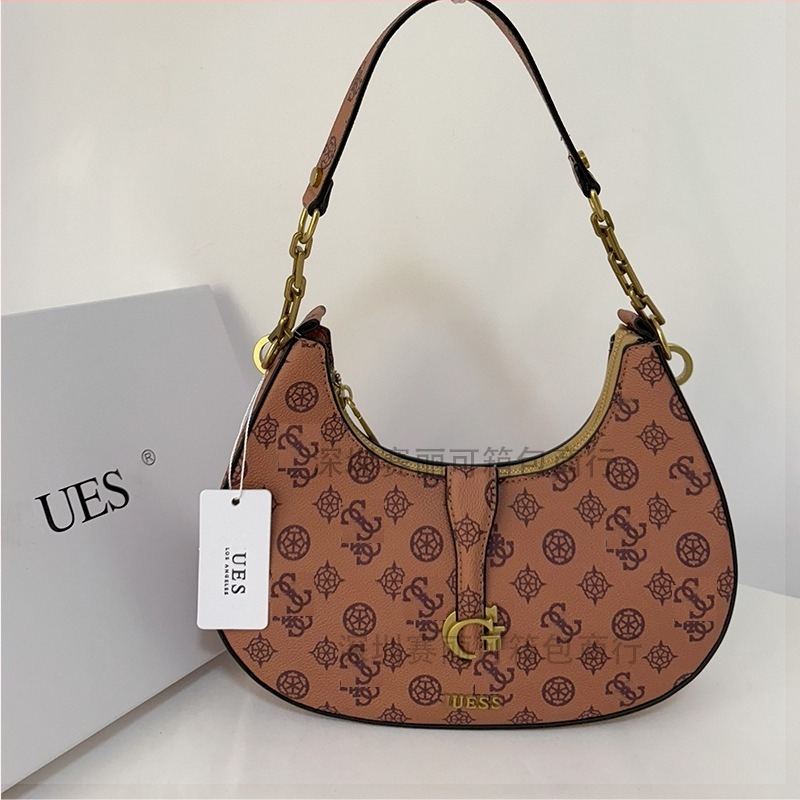 Denim félhold alakú táska láncos mintával, átvethető vállon (crossbody) nőknek