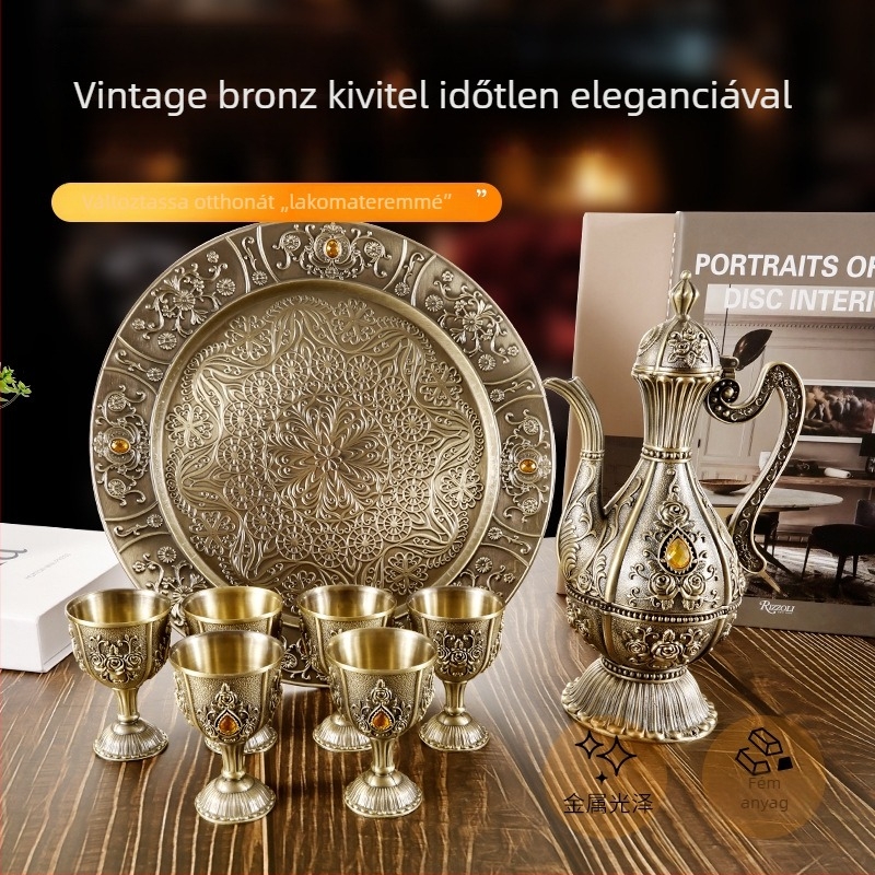 Európai stílusú bárfelszerelés domborított rózsamintával — egy boros kancsó és hat pohár