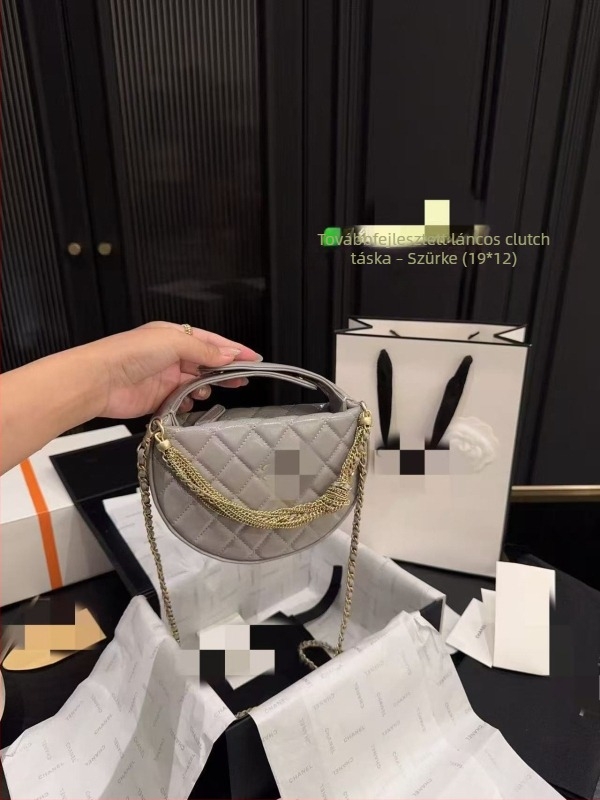 Gyöngyös félhold alakú táska gyöngy lánccal — mini crossbody női táska, divatos