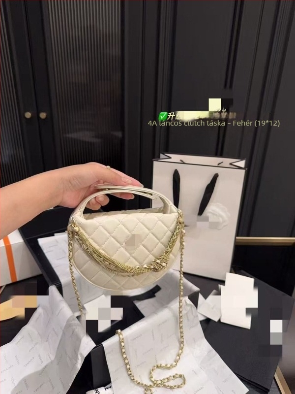 Gyöngyös félhold alakú táska gyöngy lánccal — mini crossbody női táska, divatos