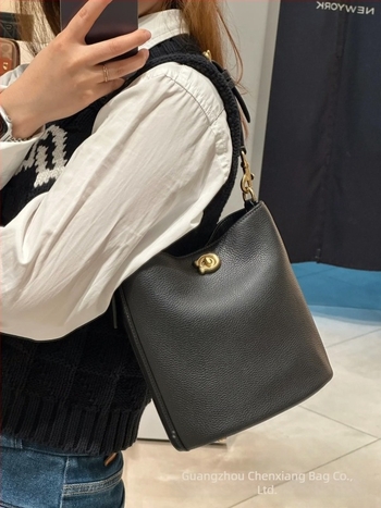 Kou C Willow19 Valódi bőr bucket táska – közepes méretű, váll- és crossbody pánttal
