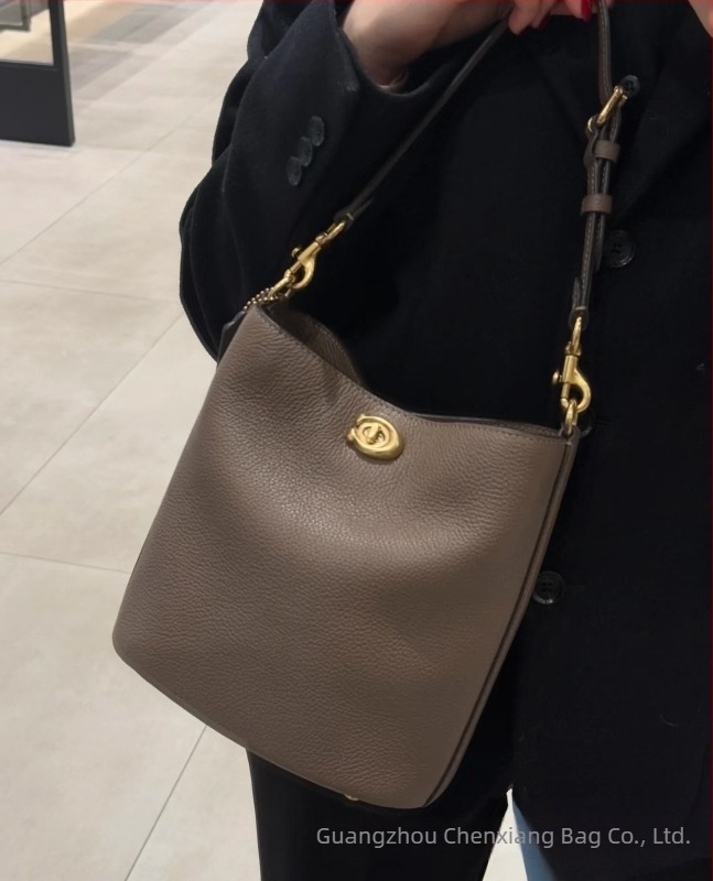 Kou C Willow19 Valódi bőr bucket táska – közepes méretű, váll- és crossbody pánttal