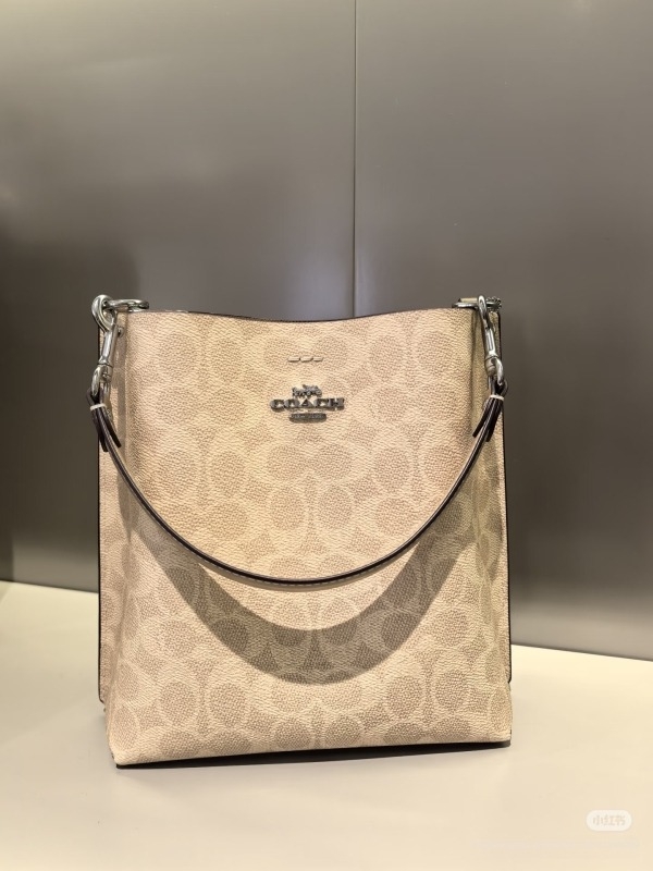 Koujia Mollie22 bucket táska – klasszikus monogram, őszi 2024, közepes méretű PVC táska