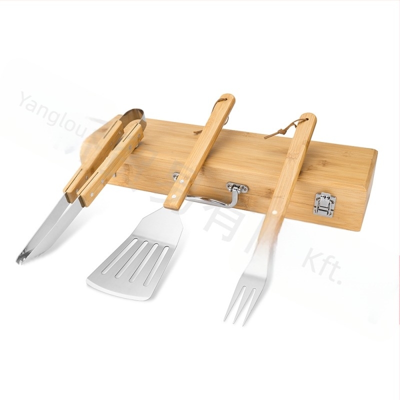 3 darabos rozsdamentes acél grill eszközök készlet fa nyéllel: villa, fogó, spatula