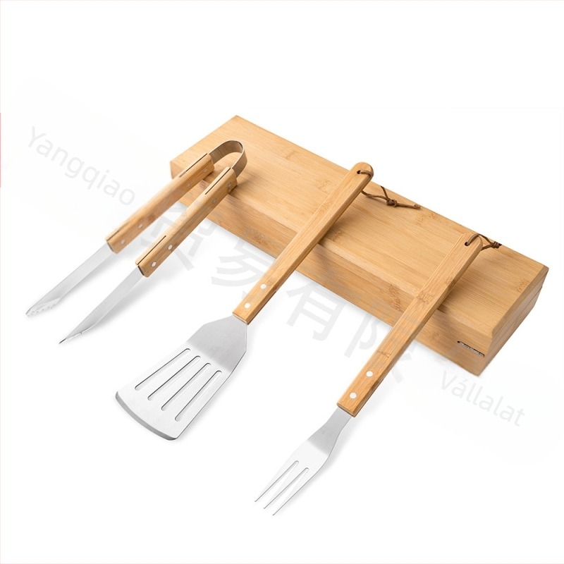 3 darabos rozsdamentes acél grill eszközök készlet fa nyéllel: villa, fogó, spatula