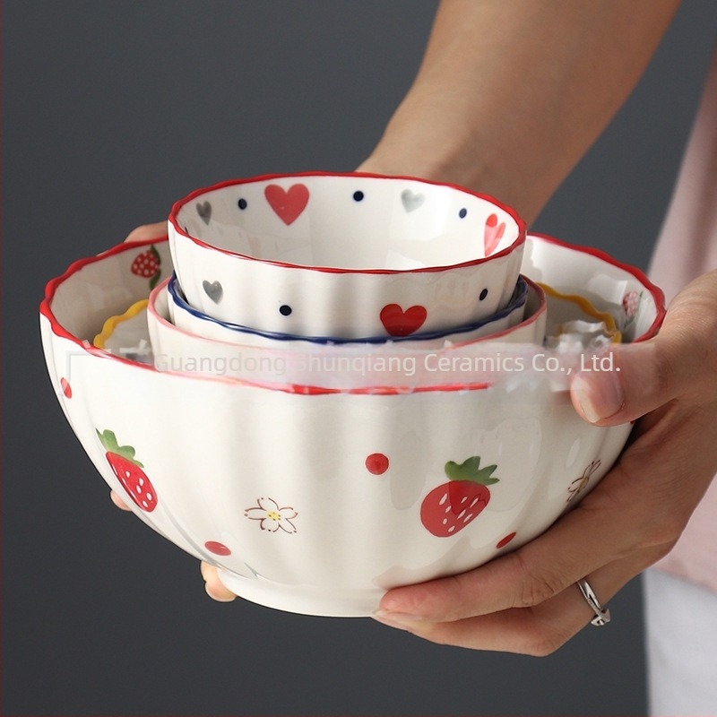 Porcelános tál, vintage vidéki stílus, eper motívummal, kreatív és aranyos dizájn, nagy kapacitású