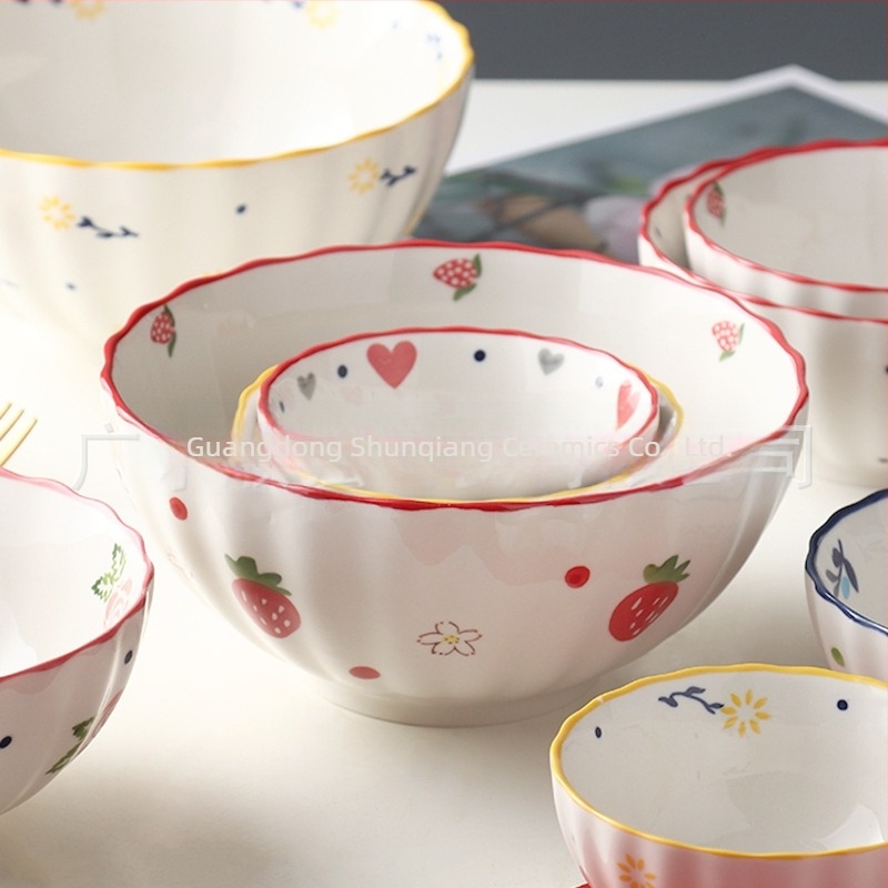 Porcelános tál, vintage vidéki stílus, eper motívummal, kreatív és aranyos dizájn, nagy kapacitású