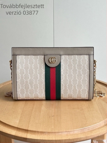 Női bőr láncos táska logóval, prémium quiltelt dizájn, crossbody táska