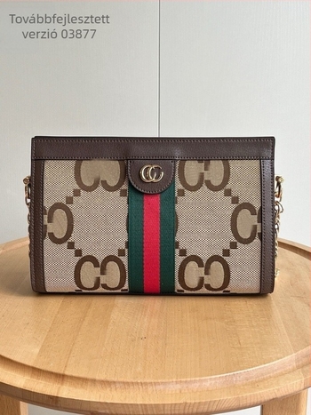 Női bőr láncos táska logóval, prémium quiltelt dizájn, crossbody táska