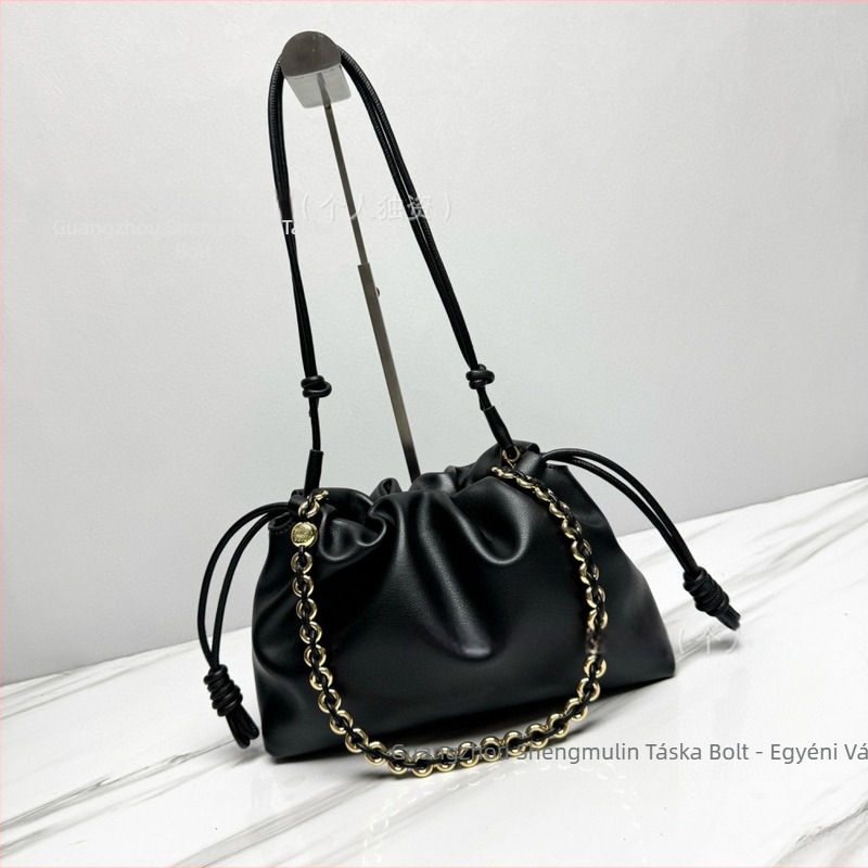 Valódi báránybőrből készült felhő alakú kézitáska húzózsinórral és lánccal, redőzött textúrával, kézben, vállon vagy crossbody viselhető nők számára