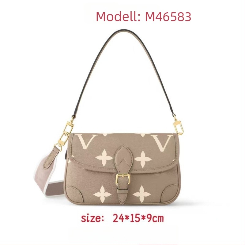Valódi bőrrel készült, relifes felületű keresztpántos táska baguette stílusban, közepes méret, nagy kapacitás