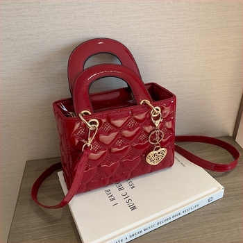 Női mini divat táska lánccal, kis négyzet alakú, váll- vagy crossbody kivitel
