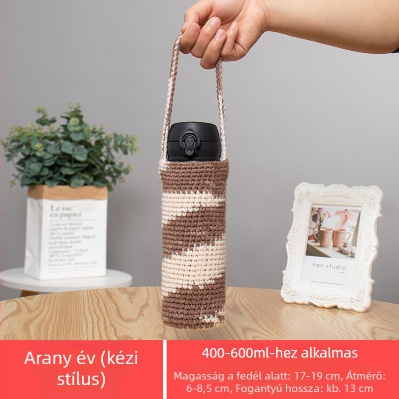 Horgolt gyapjú pohárkímélő diagonális vállpánttal, kézzel készült
