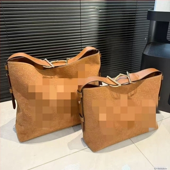 Minimalista két részből álló táskakészlet: nagy kapacitású PVC tote, két vállpánt, mindennapi használatra