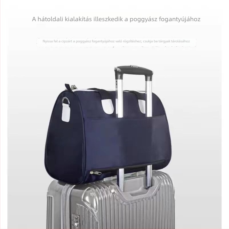 Nagy kapacitású utazótáska, többfunkciós: hordozható kereszt- és vállon, illetve kézben; kompatibilis teleszkópos poggyászfogantyúval