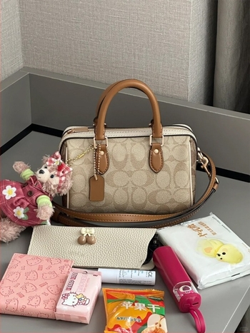 Koucijia 2025 Rowan Monogram Boston Mini Bőr Crossbody Nőknek
