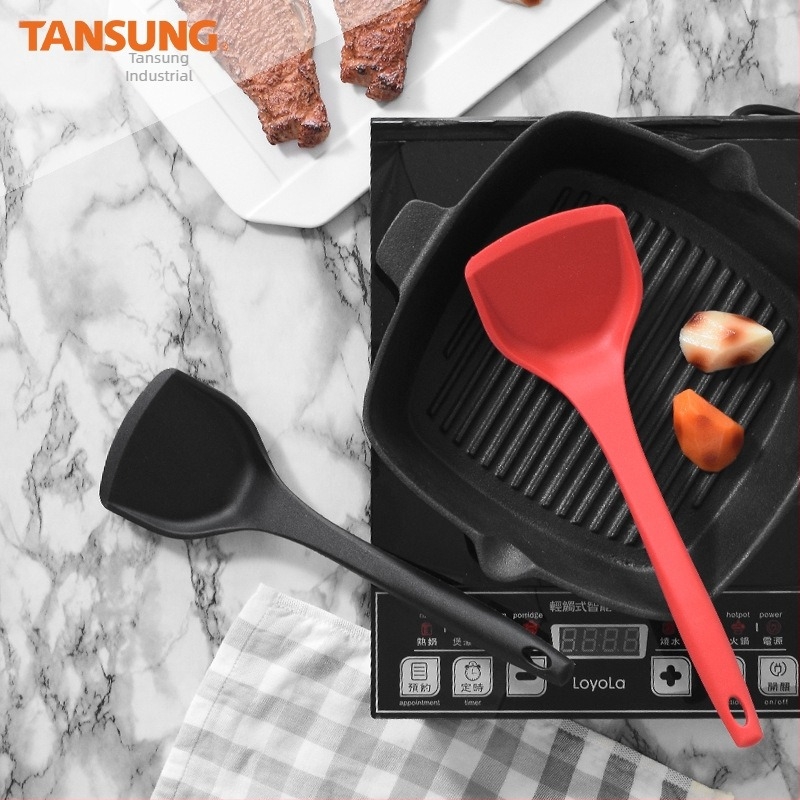 Hőálló hosszú nyelű szilikon spatula, tapadásmentes serpenyőkhöz