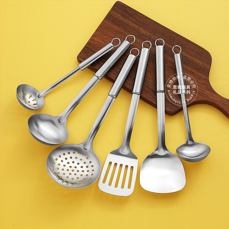 7 részes rozsdamentes acél konyhai eszköz készlet spatulákkal és kanalakkal