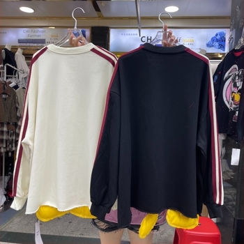 Nagy méretű fleece pulóver három csíkkal, patchwork hímzés flitterekkel, kerek nyakú, hosszú ujjú, őszi-téli stílus, uniszex