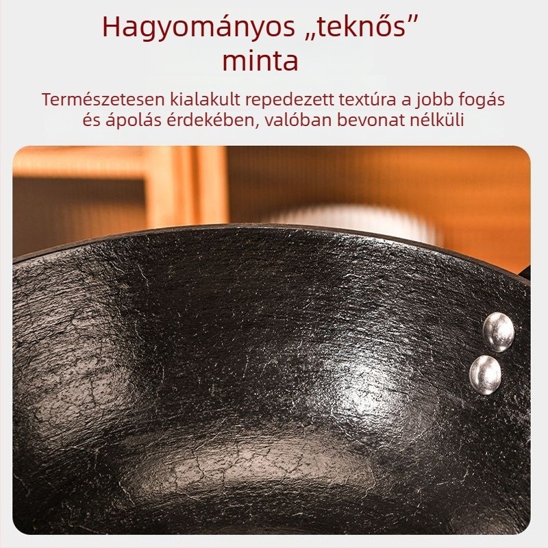 Egy személyes mini edény öntöttvasból, bevonat nélkül, sík aljzattal
