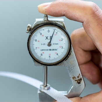 Átlátszó PP csomagoló szalag automata csomagológéphez, 3000 m, 11 mm szélesség, 0,65 mm vastagság, forróolvasztó szalag