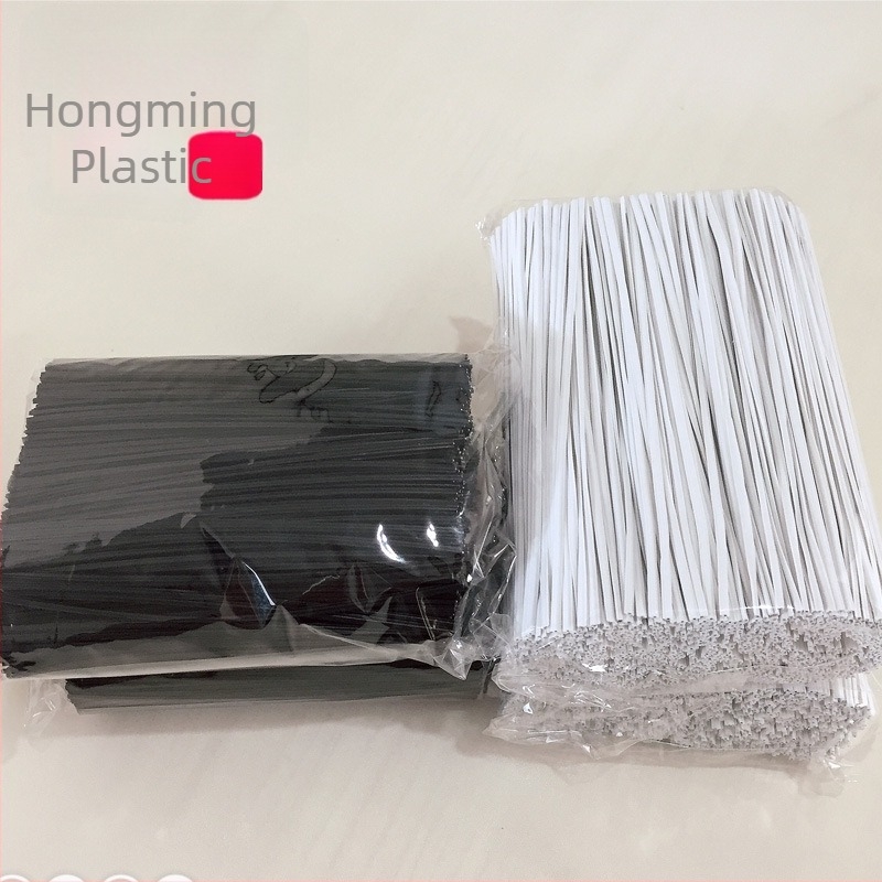 PVC bevonat galvanizált vasdrót, 10 cm hosszú, ipari és mezőgazdasági kötözéshez.