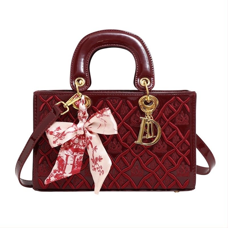 PU bőrtáska hímzéssel és sál díszítéssel, Princess Diana stílusú, közepes méretű váll- és crossbody táska nőknek