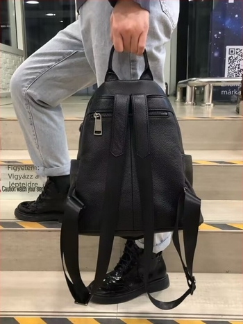 Női lychee mintájú puha bőr hátizsák, plisírozott szegekkel és szív alakú díszítéssel, kézre vehető táskaként, váll- vagy crossbody viselhető, nagy kapacitás