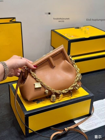 Valódi bőrből készült clutch táska, sokoldalú esti táska, felhő alakú dizájnnal és zárómechanizmussal, egy vállon átvethető crossbody