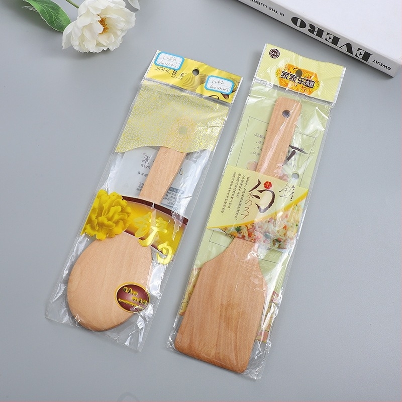 Hosszú nyelű fából készült spatula tapadásmentes serpenyőkhöz