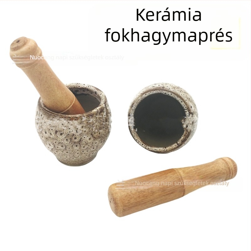 Kerámiából készült fokhagymamozsár és törő a konyhába