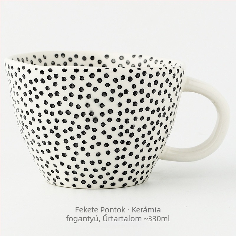 Japán stílusú geometrikus, kézzel formált, szabálytalan széles szájú porcelán bögre, kézzel festett aláglazúros színnel