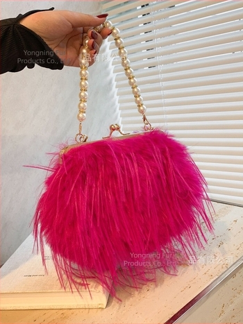 Plüss női crossbody táska bojtokkal és gyöngylánccal, tündér-stílusú