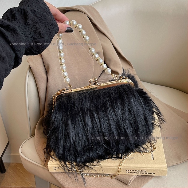Plüss női crossbody táska bojtokkal és gyöngylánccal, tündér-stílusú