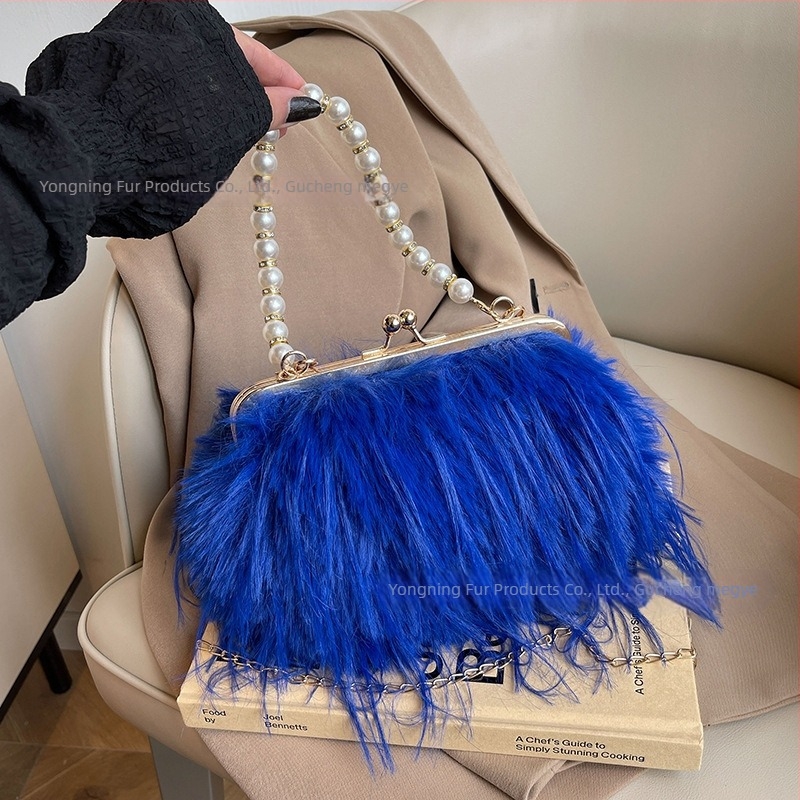 Plüss női crossbody táska bojtokkal és gyöngylánccal, tündér-stílusú