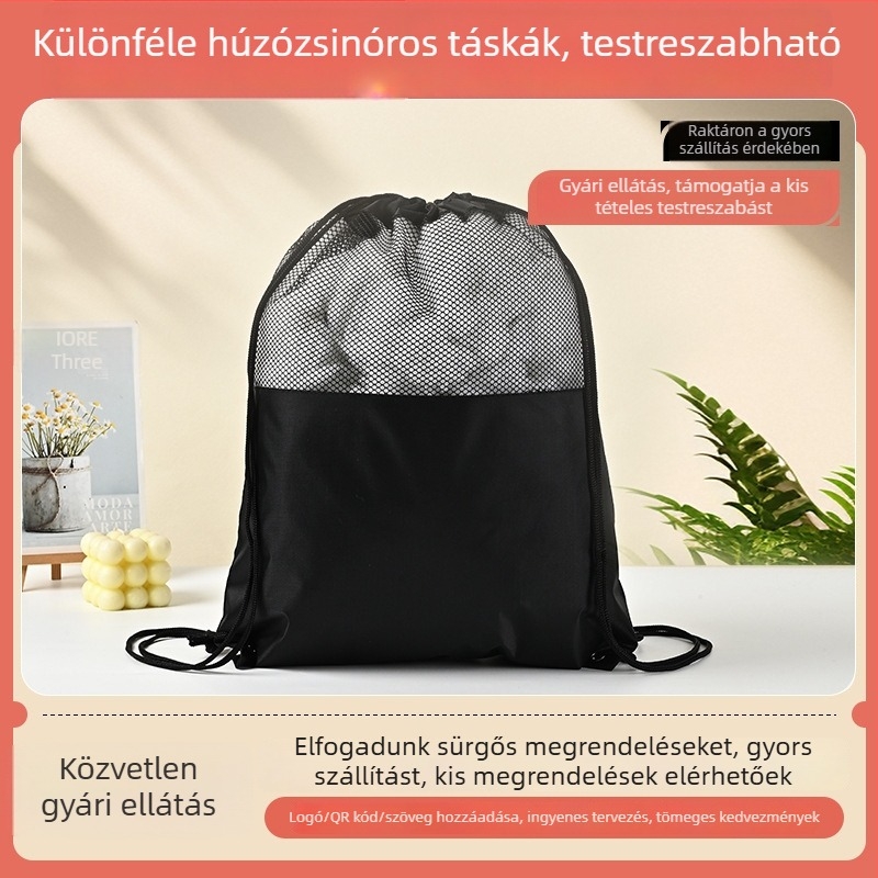 Fekete poliészter hálószövéses húzókötéses táska logóval