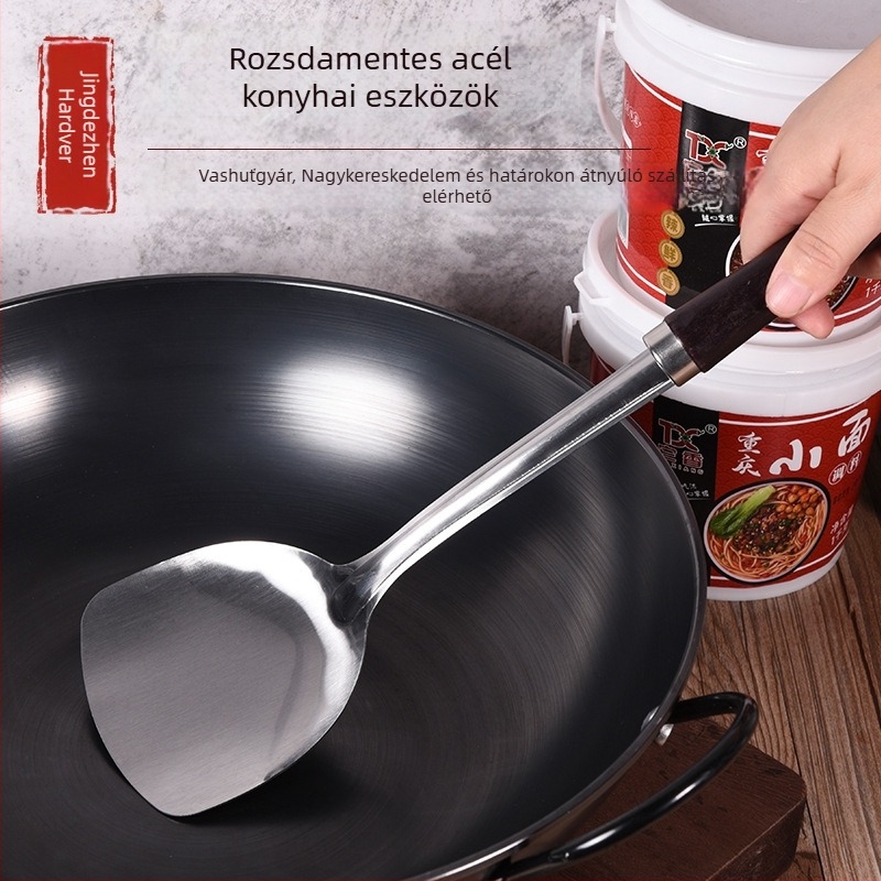 Rozsdamentes acélből készült konyhai spatula készlet fa nyéllel — égésvédő, lyukas kanál, serpenyő-spatula és főzőkanál