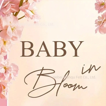 Filc falmatricák Baby in Bloom – háttér babaváró bulira, nem bejelentéséhez és lufiarc a falon
