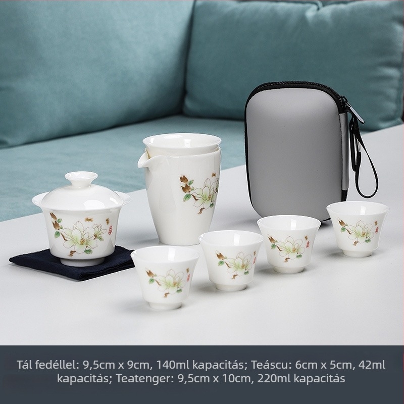 Minimalista porcelán utazó teáskészlet — egy teáskanna és négy csésze, kültéri használatra, tálca nélkül.