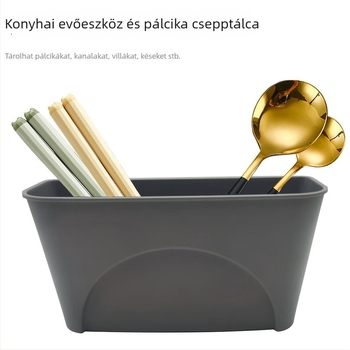 Műanyag lefolyó mosóedény a konyhai pulton – zöldségek mosásához