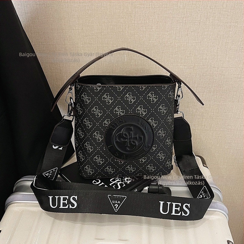 Női színblokkal nyomott bucket táska, kis méret, PU bőr, két vállpánttal hordható, vállon vagy crossbody, cipzárral záródó, függőleges négyzetes forma, utcai stílus, nyár 2025