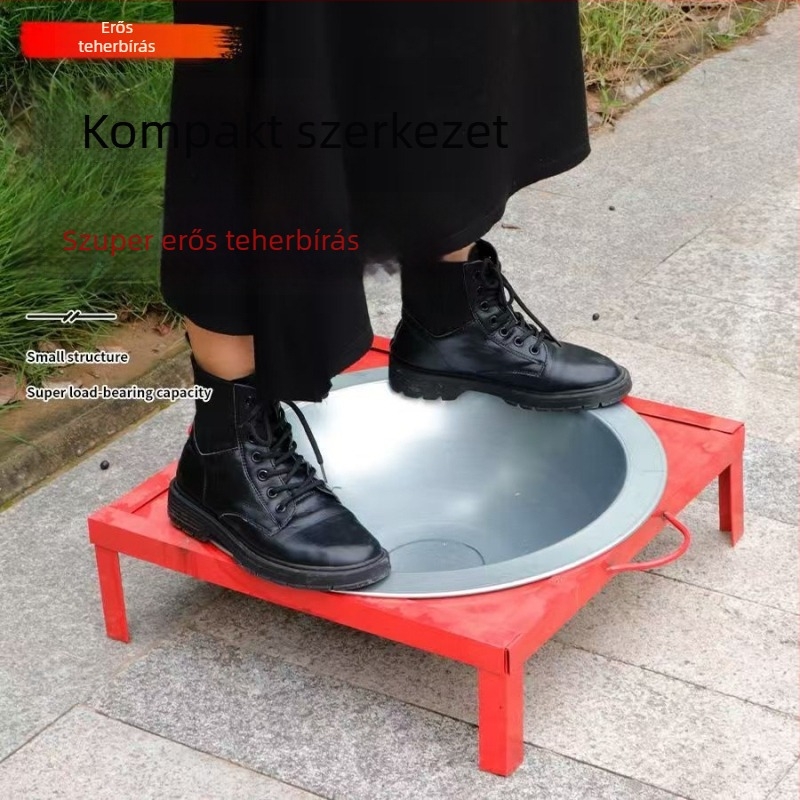 Négyszögletes vasból készült szénbrazier — fűtő és kültéri grillsütő háztartási használatra
