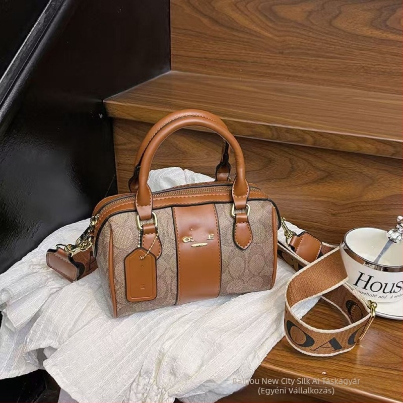 Retro Boston párnás női táska, elegáns mindennapi válltáska keresztpánttal